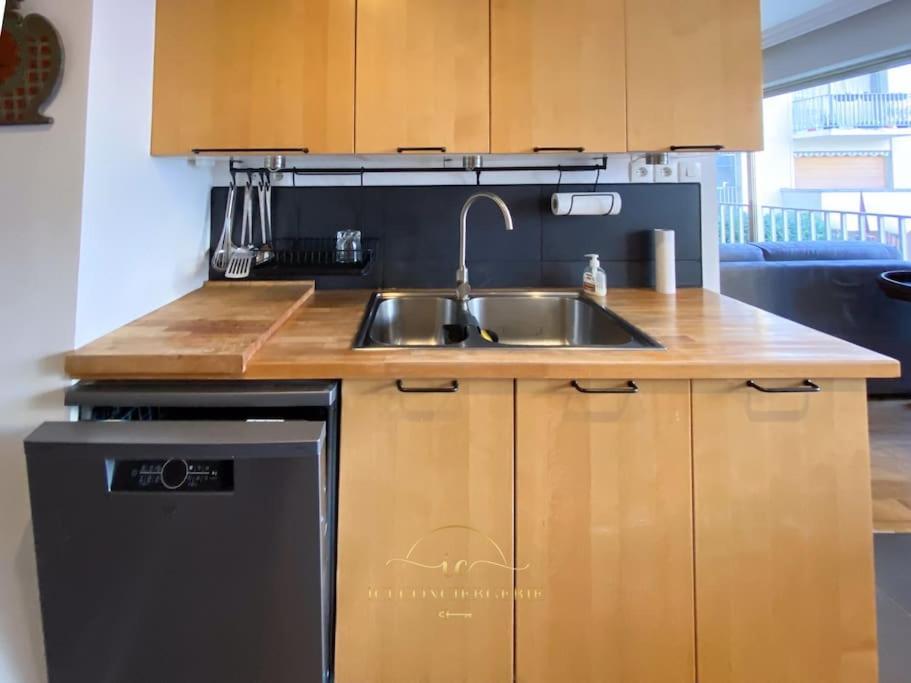 Ferienwohnung L'Archimede - Parking Prive Versailles Exterior foto