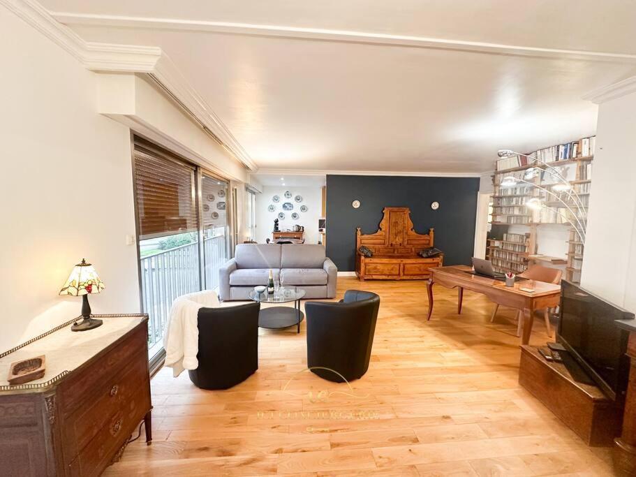 Ferienwohnung L'Archimede - Parking Prive Versailles Exterior foto