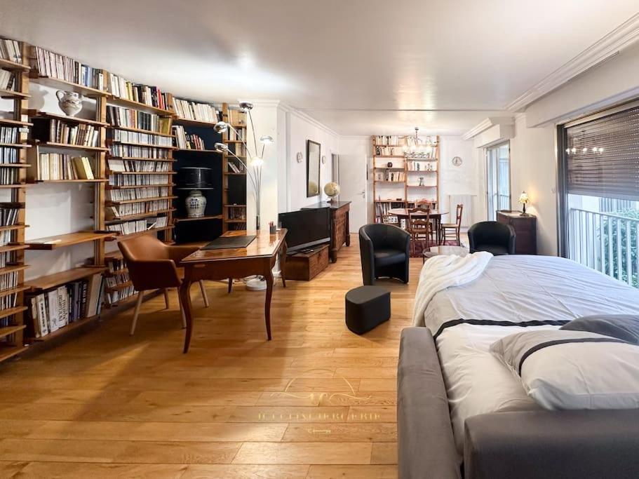 Ferienwohnung L'Archimede - Parking Prive Versailles Exterior foto